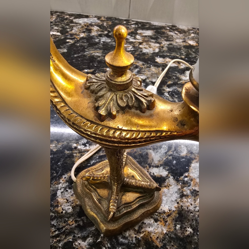 Italian Grand Tour Style Gilt Bronze & Tole Lamp RARE VINTAGE COLLECTIBLE - Picture 7 of 7